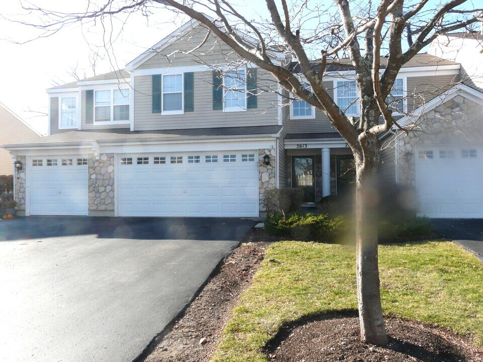 2613 Oak Tree Ln in Plainfield, IL - Foto de edificio