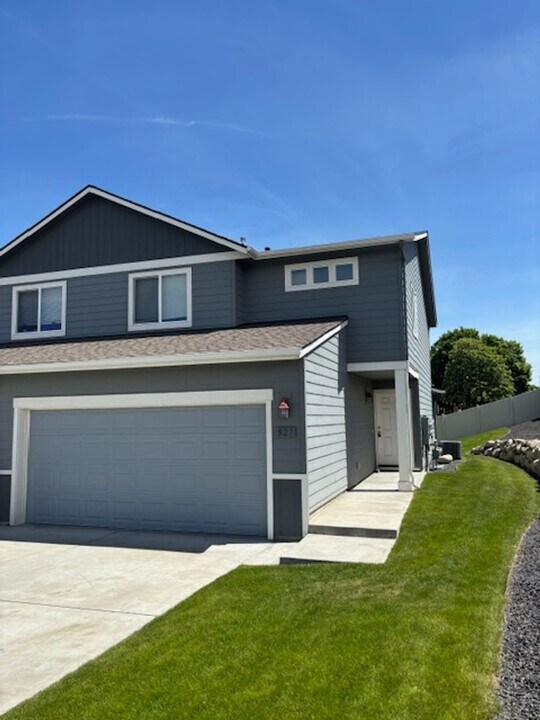 925 S Fox Ln in Spokane Valley, WA - Building Photo