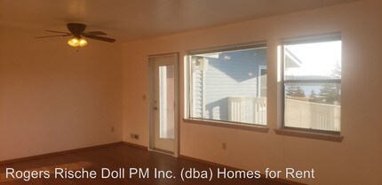 651 SE Bayshore Dr-Unit -Unit B305 in Oak Harbor, WA - Building Photo - Building Photo