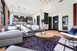 1148 S Peters St in New Orleans, LA - Building Photo