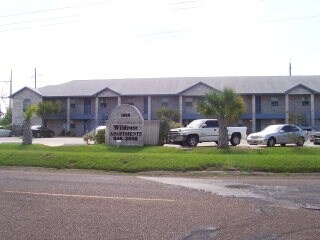 1000 Wild Rose Ln in Brownsville, TX - Foto de edificio