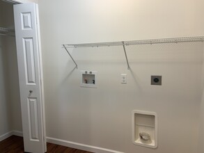 5220 Old Zuck Rd in Erie, PA - Foto de edificio - Building Photo