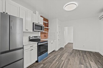 7 Dunwoodie St in Scarsdale, NY - Building Photo - Building Photo