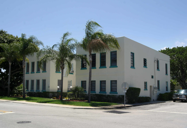 142 NE 7th Ave in Delray Beach, FL - Building Photo - Building Photo