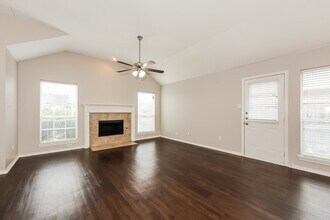 2525 Spring Rain Dr in Mesquite, TX - Building Photo - Building Photo