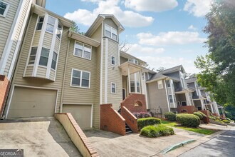 709 Ivy Green Ln SE in Marietta, GA - Building Photo - Building Photo
