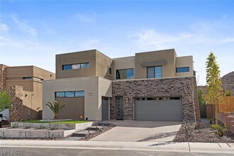 10277 Green Ember Dr in Las Vegas, NV - Building Photo - Building Photo