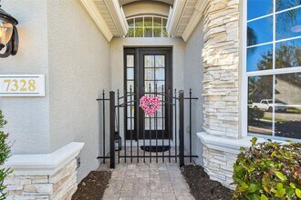 7328 Lake Forest Gln in Lakewood Ranch, FL - Building Photo - Building Photo