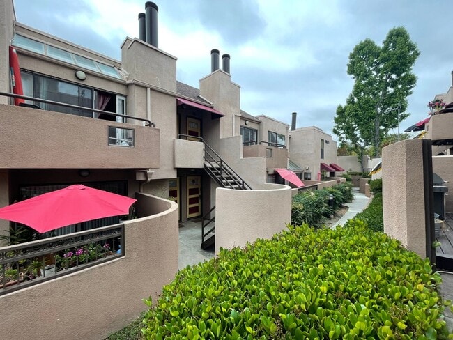 25761 Le Parc in Lake Forest, CA - Building Photo - Building Photo