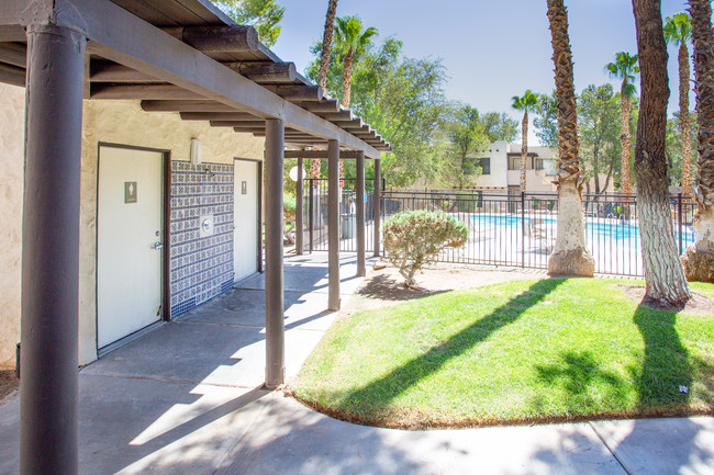 Villa Vista Apartments in Barstow, CA - Foto de edificio - Building Photo