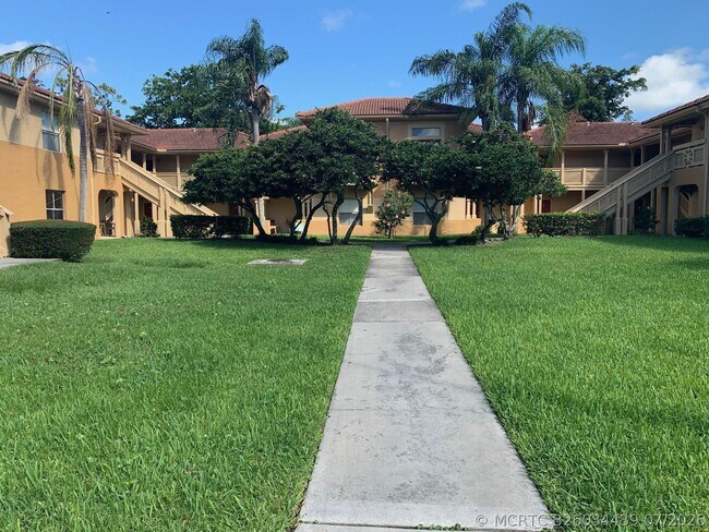 4799 Via Palm Lakes