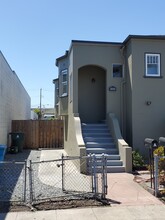 1055 San Mateo Ave in San Bruno, CA - Building Photo - Building Photo