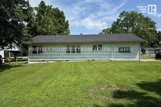 1 W Montgomery St in Fayetteville, AR - Building Photo - Building Photo