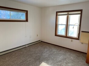 1729 N High Point Rd, Unit 9 in Middleton, WI - Building Photo - Building Photo