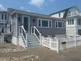 751 Ocean Blvd in Hampton, NH - Building Photo