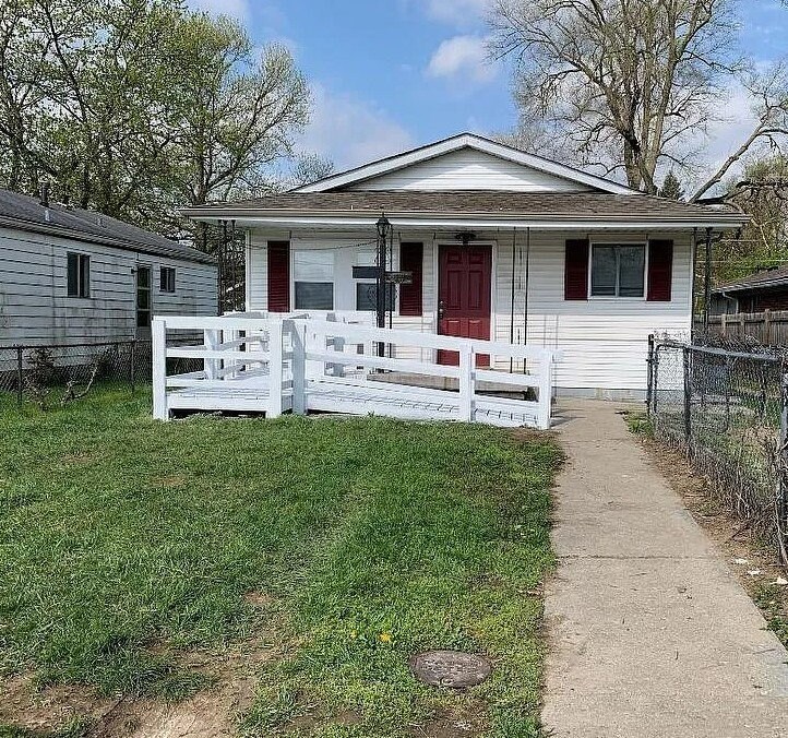 2174 N Riley Ave in Indianapolis, IN - Foto de edificio