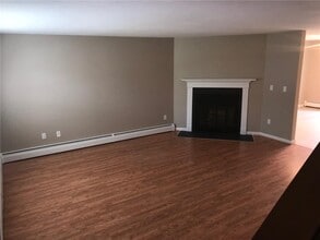 41 Pheasant Run in Smithfield, RI - Building Photo - Building Photo