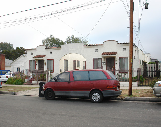 1030-1034 Waterloo St in Los Angeles, CA - Building Photo - Building Photo