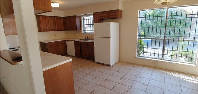 property at 10822 Lynbrook Dr