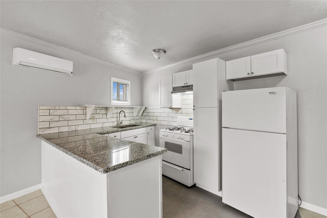 4811 Oakland St in Houston, TX - Foto de edificio