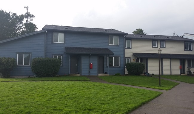 Siuslaw Dunes in Florence, OR - Building Photo - Building Photo