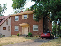 3243 Glenmore Ave in Cincinnati, OH - Foto de edificio - Building Photo