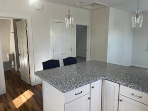 329 Summer St, Unit #3 in Manchester by the Sea, MA - Building Photo - Building Photo