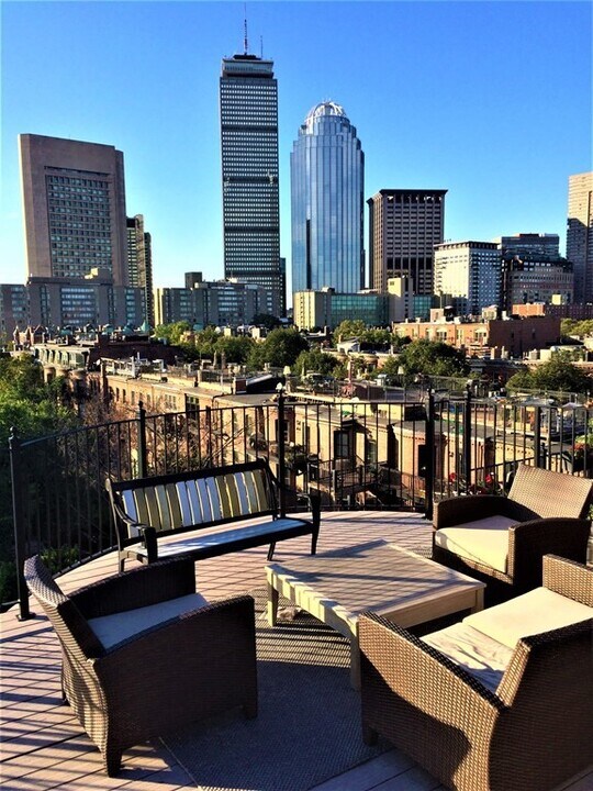 533 Columbus Ave in Boston, MA - Building Photo