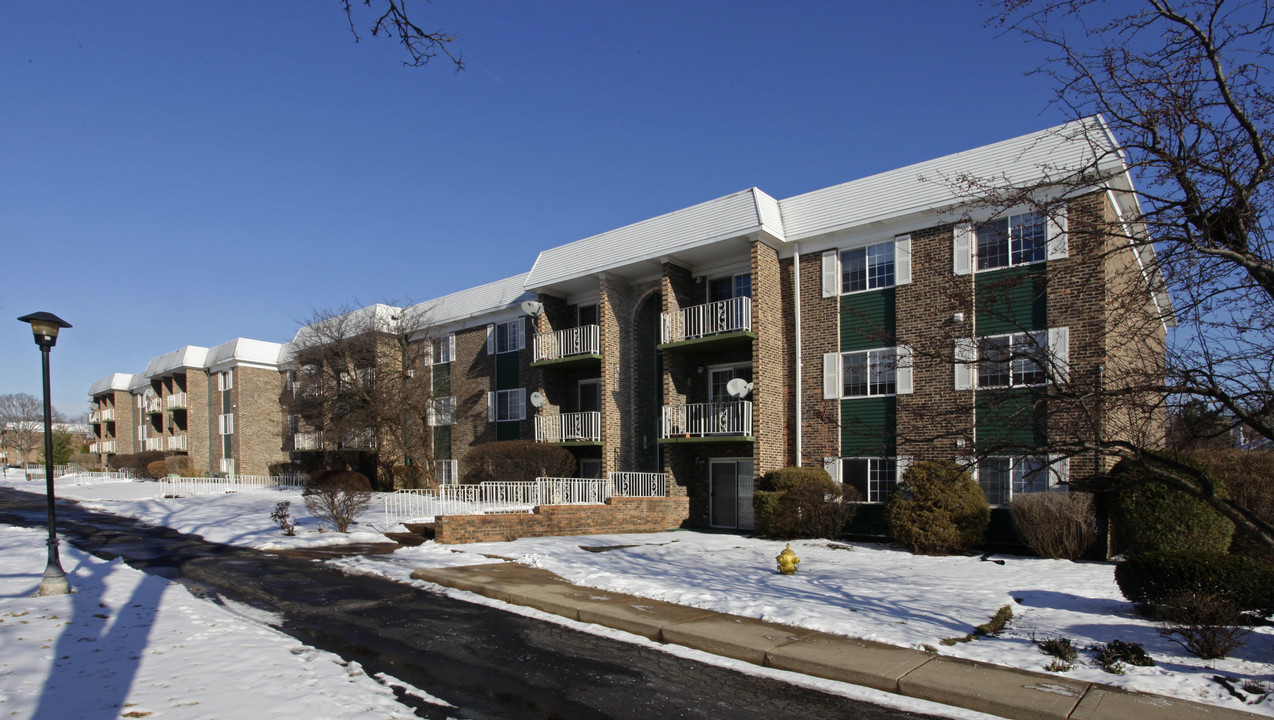 Arlington Glen Condos in Arlington Heights, IL - Foto de edificio