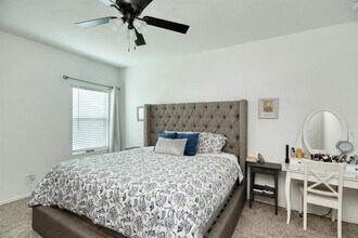 13800 Tordillo Dr in Elgin, TX - Building Photo - Building Photo