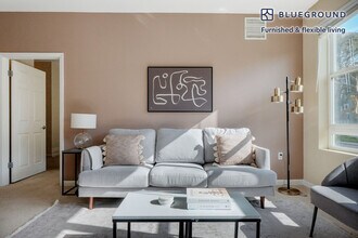 853 Commodore Dr, Unit FL2-ID1398 in San Bruno, CA - Foto de edificio - Building Photo