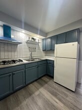 17 N King Arthur Ct in Northlake, IL - Building Photo - Building Photo