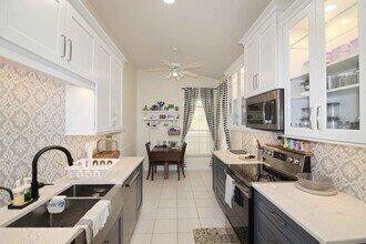 251 Vista Del Lago Way in Venice, FL - Foto de edificio - Building Photo