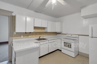 596 Oliver St in North Tonawanda, NY - Building Photo