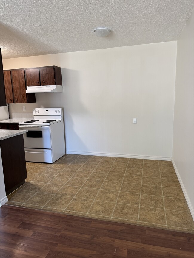 400 Calahoo Rd in Spruce Grove, AB - Building Photo - Building Photo