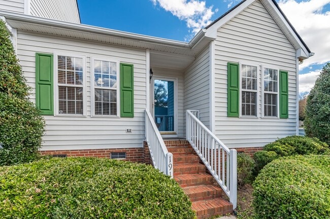 1919 Stroll Cir in Fuquay Varina, NC - Building Photo - Building Photo