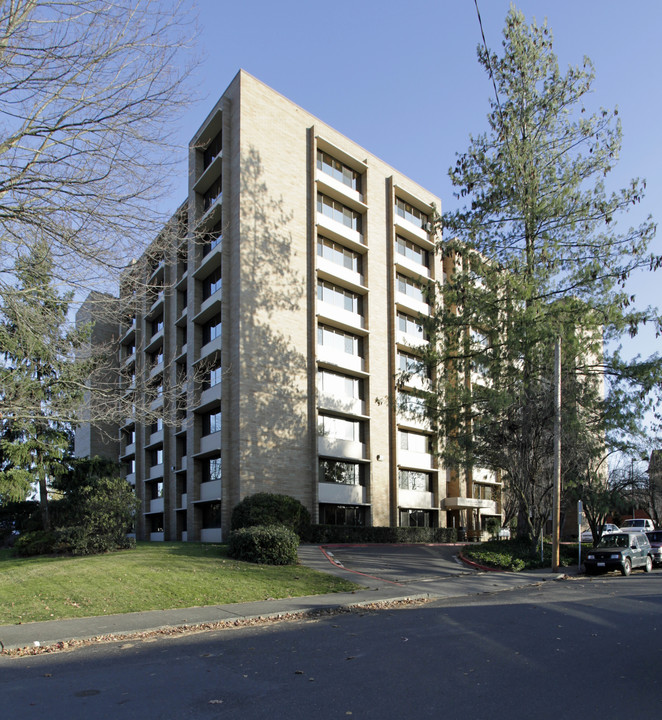 Columbia House in Vancouver, WA - Building Photo