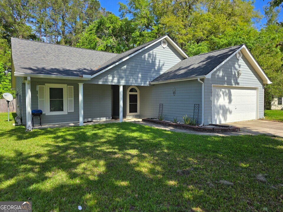 151 Lakeside Dr in Kingsland, GA - Building Photo
