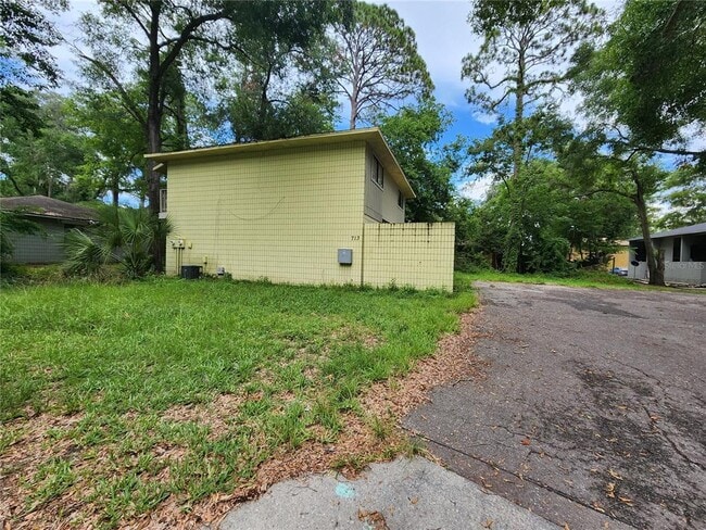 property at 713 SW 69th St