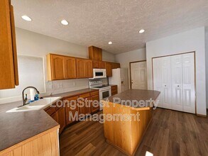 20734 Jacob Ln in Fairview, OR - Building Photo - Building Photo