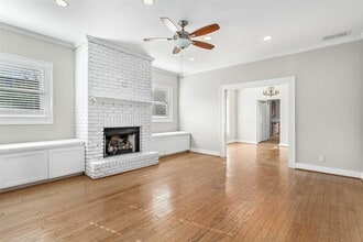 5459 Miller Ave in Dallas, TX - Foto de edificio - Building Photo