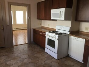 15 Harding St, Unit 1 in Cambridge, MA - Building Photo - Building Photo