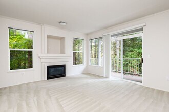 25235 SE Klahanie Blvd in Issaquah, WA - Building Photo - Building Photo