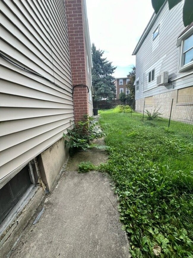 214 W Bertsch St in Lansford, PA - Building Photo - Building Photo