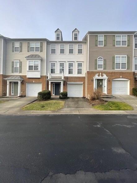 316 Ruby Walk Dr, Unit F-F03 in Morrisville, NC - Building Photo