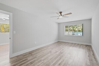 2514 Taylor St, Unit 3 in Hollywood, FL - Building Photo - Building Photo