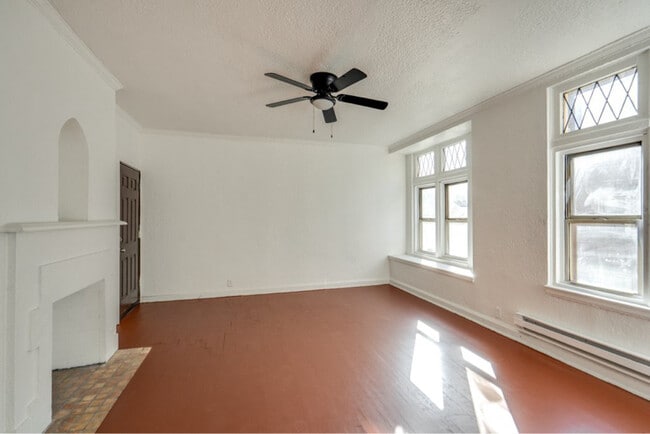 2828 S Moreland Blvd in Cleveland, OH - Foto de edificio - Building Photo