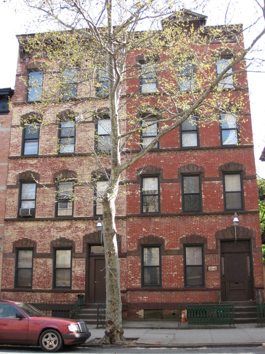 566 Sterling Pl in Brooklyn, NY - Building Photo