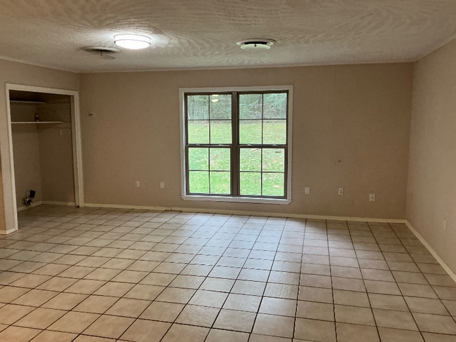 402 Oakhill Cir in Clinton, MS - Building Photo - Building Photo