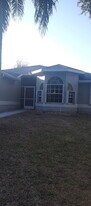 908 Westwinds Blvd in Tarpon Springs, FL - Building Photo